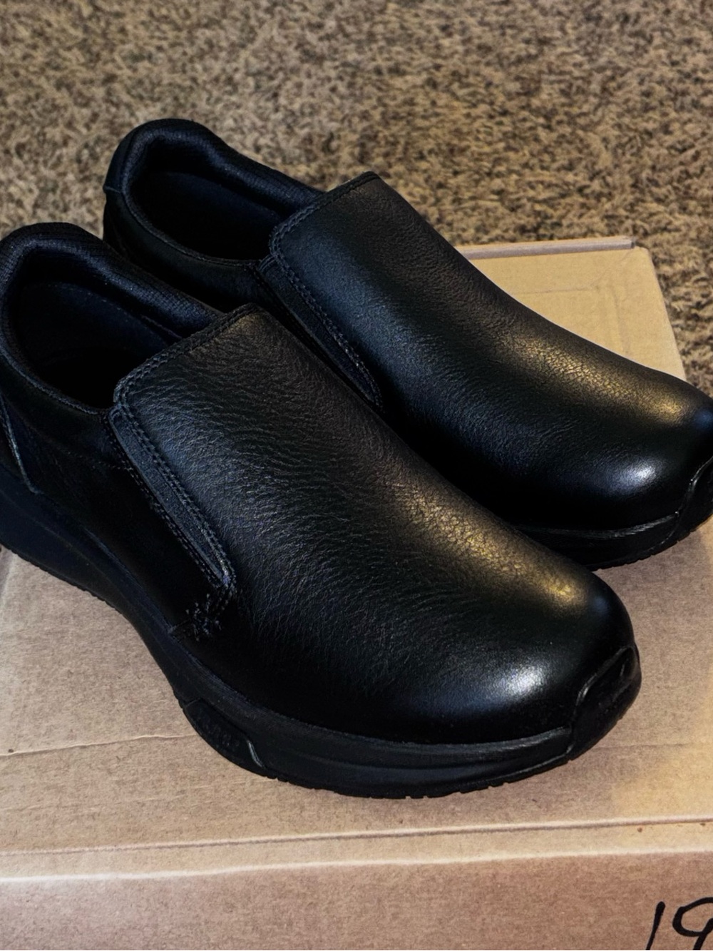 Kuru Kivi 2 Men’s Size 9.5 Jet Black Leather Slip On Shoes Anti Slip Comfort